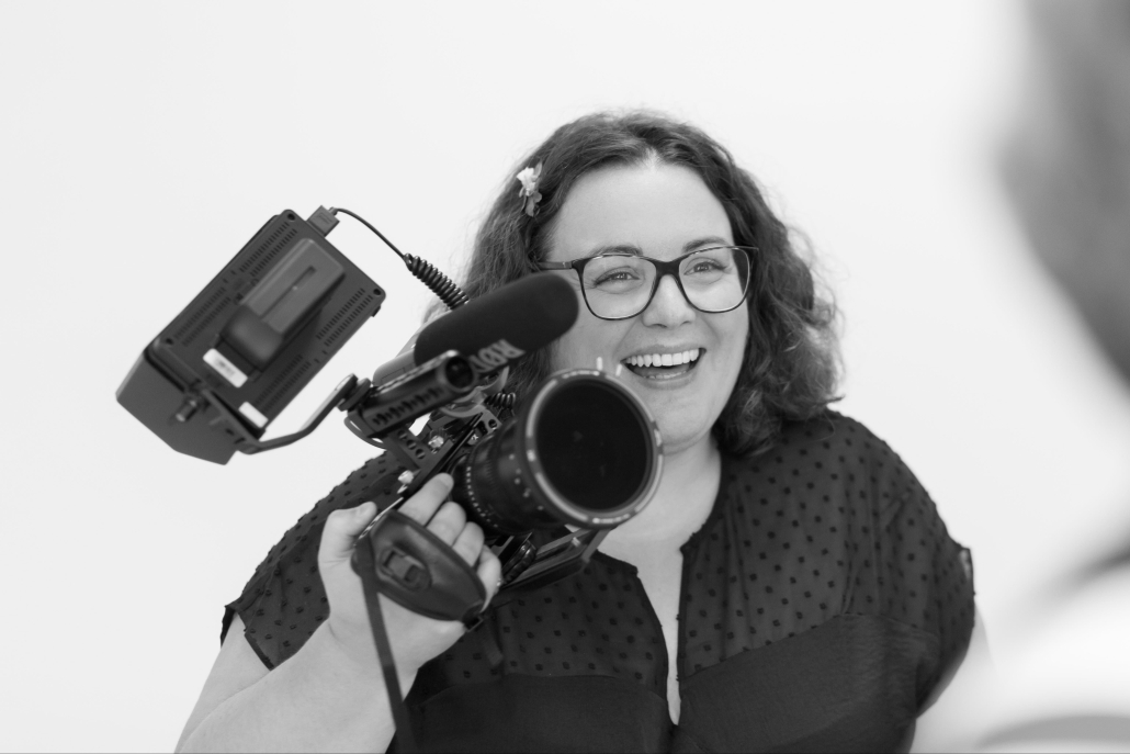 Rina Studio - Qui suis-je Rina Studio - Studio graphique à Nantes. Qui se cache derrière Rina Studio